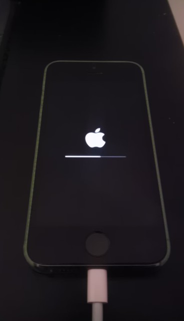 iPhone завис при обновлении