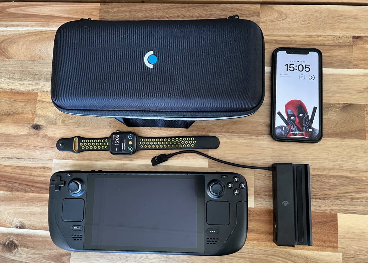 Steam Deck, iPhone XR, Apple Watch and Steam Deck